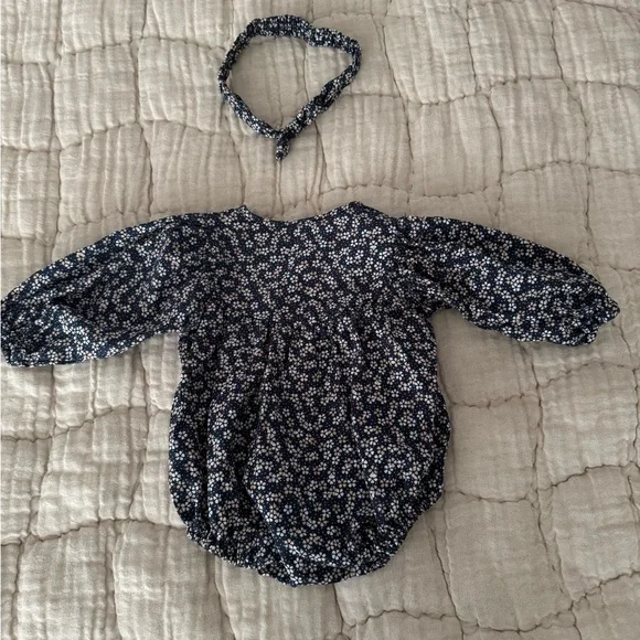 Rylee + Cru Navy and Cream Floral Romper with Headband - Picture 5 of 6